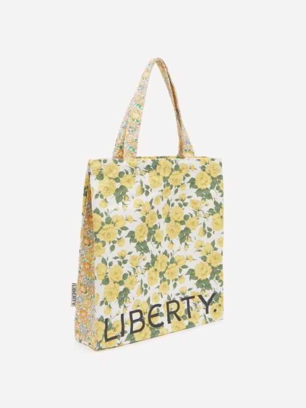 Liberty London 手提袋側面細節,展示側縫加固設計與棉帆布質感