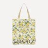 LYBB2632005-34_3 Liberty London 手提袋提把特寫,展示雙提把結構與 Liberty 品牌標識