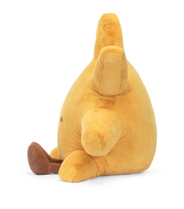 JCDB2640002-34_3 JELLYCAT Amuseable Sun 與人體比例對照,呈現 110cm 超大身形的視覺震撼感